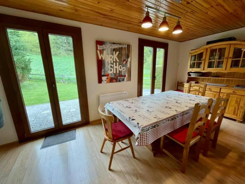 LE BOIS JOLI Chalet 4 étoiles CLEDICIHOME Cadre paisible en lisière de forêt Gérardmer Quarto foto