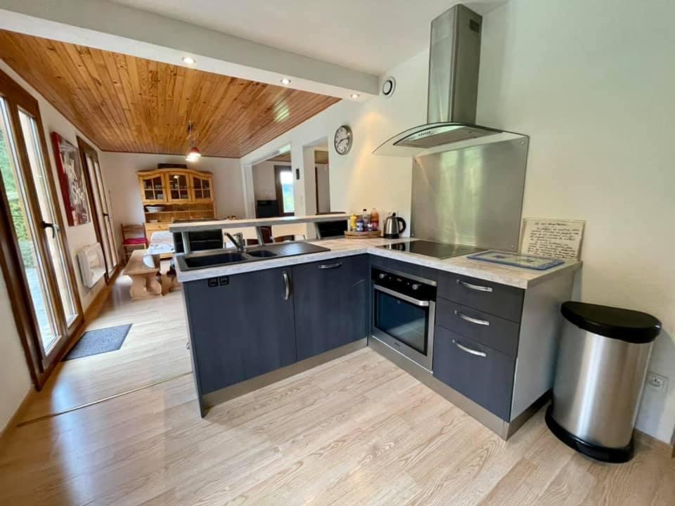 LE BOIS JOLI Chalet 4 étoiles CLEDICIHOME Cadre paisible en lisière de forêt Gérardmer Quarto foto